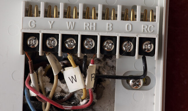 wykonanie instalacji elektrycznej